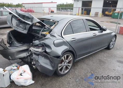 2017 Mercedes-Benz C 300 Luxury/Sport из США, поврежденный, VIN 55SWF4JB8HU208316